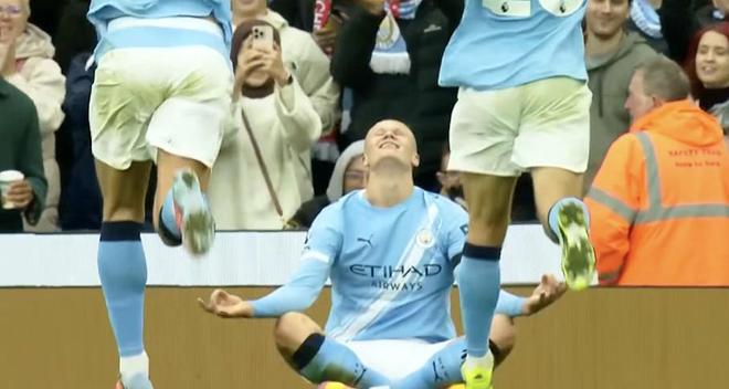 那不勒斯翻盘曼联,哈兰德点燃赛场 那不勒斯翻盘曼联,哈兰德点燃赛场