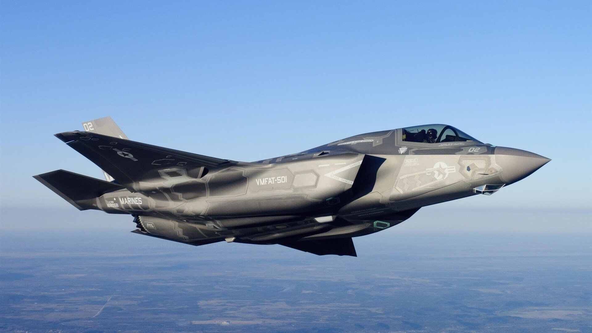 当圣西罗的奇迹在银石赛道上演，足球的翻盘基因如何接管F1年度争冠