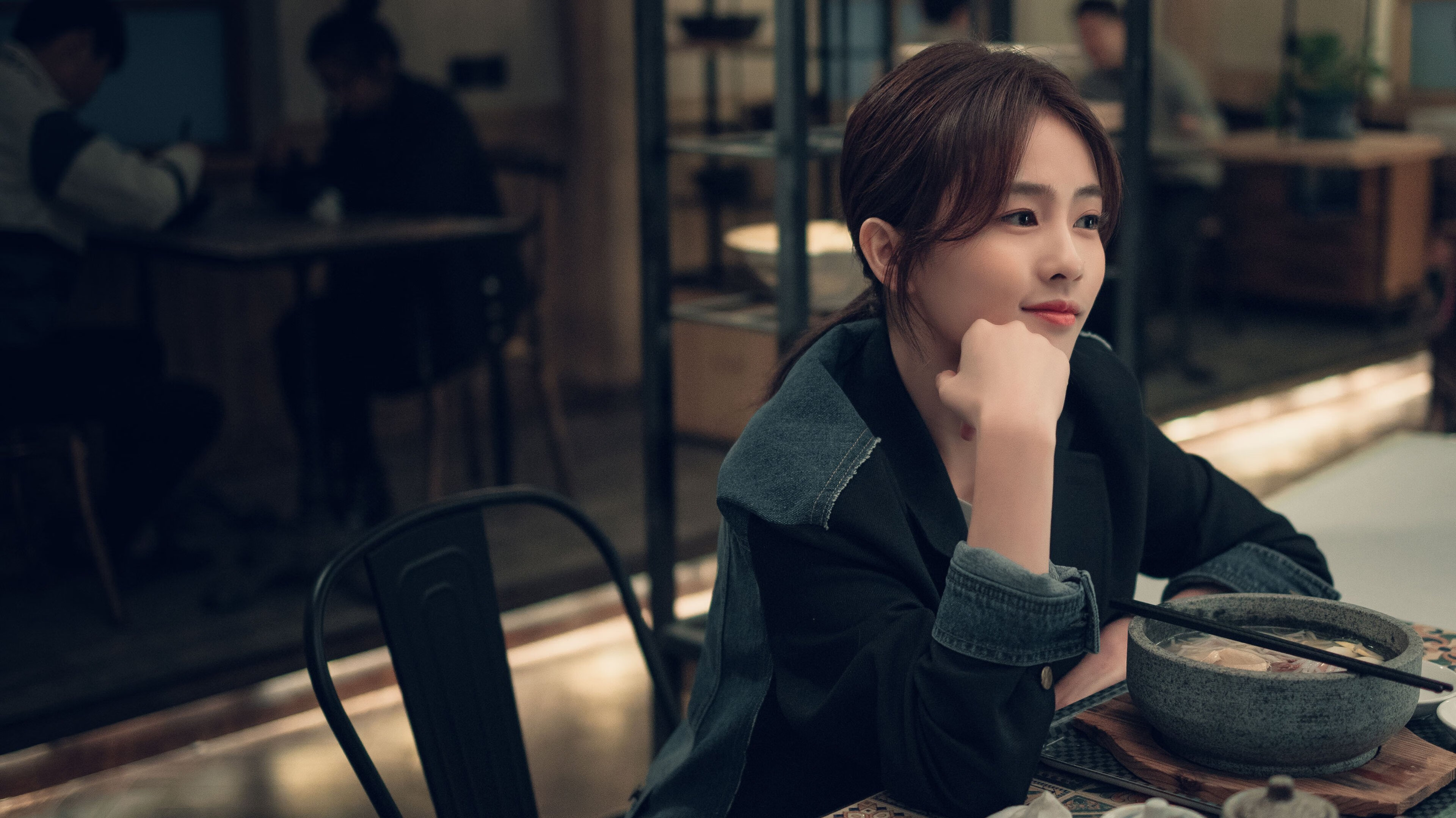 开云sport-勇士横扫灰熊彰显统治力，米切尔持续杀伤成季后赛亮点