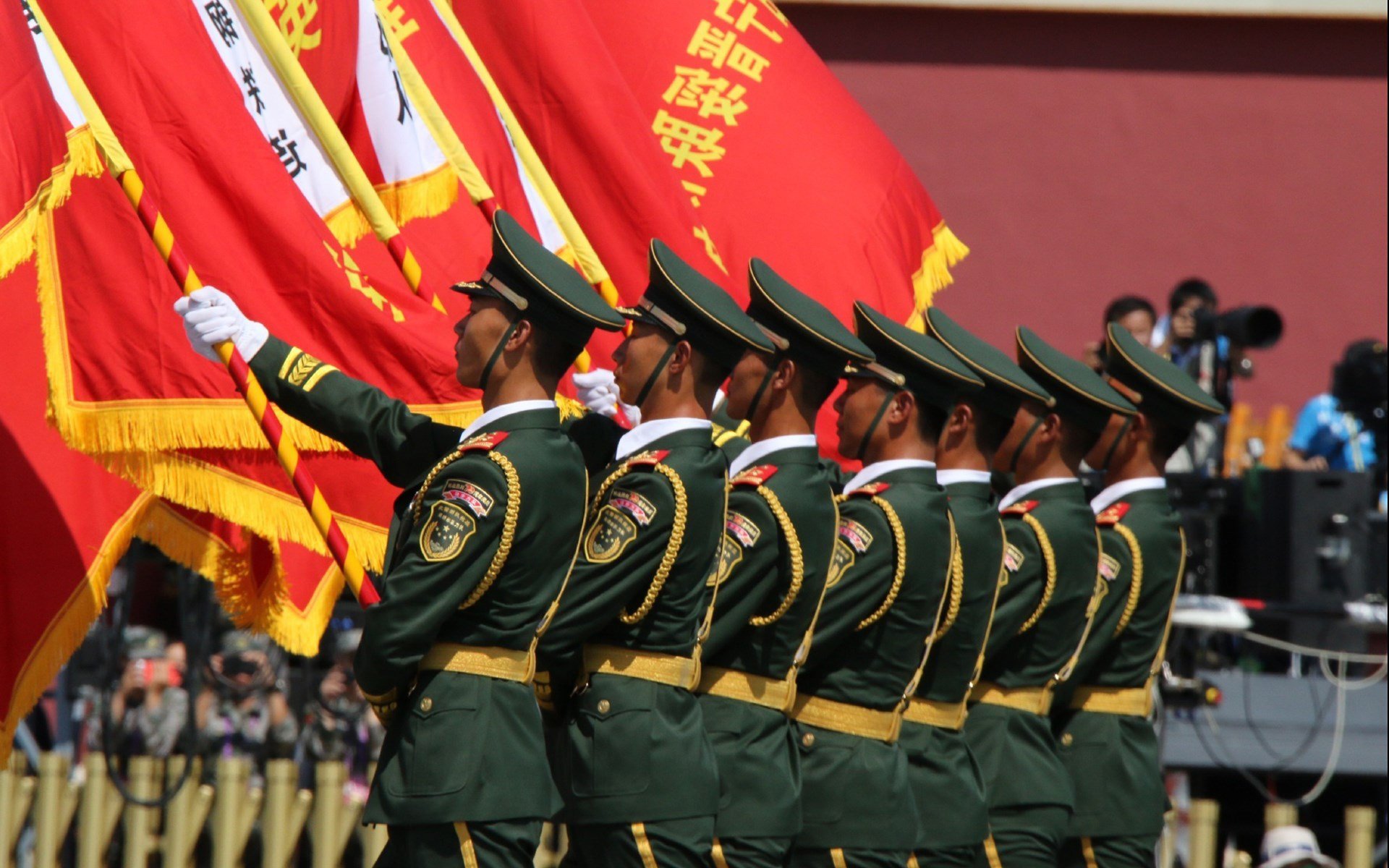 擎天一柱镇奥兰多，文班亚马29+10上演未来之战，猛龙客场上演压制美学