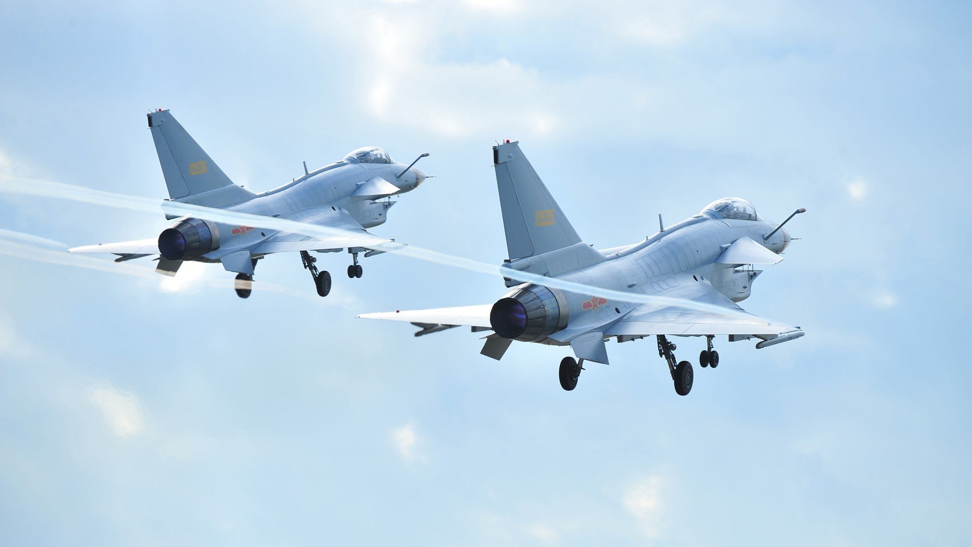 开云体育平台APP-跨界速报，酋长球场补时绝杀与巴林赛道红色风暴—今日竞技场上的两种终局艺术